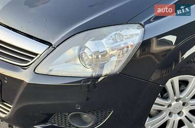Минивэн Opel Zafira 2012 в 