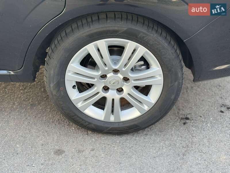 Мінівен Opel Zafira 2012 в Шепетівці
