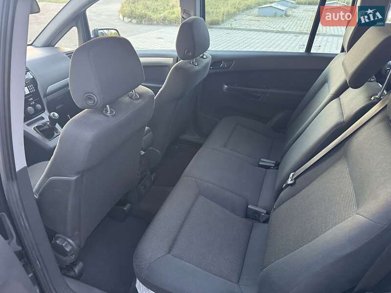 Мінівен Opel Zafira 2012 в Шепетівці