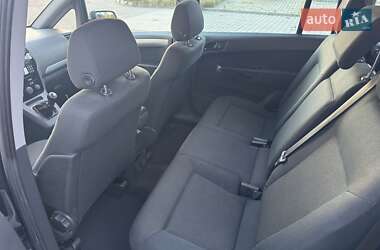 Минивэн Opel Zafira 2012 в 