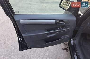 Минивэн Opel Zafira 2012 в 