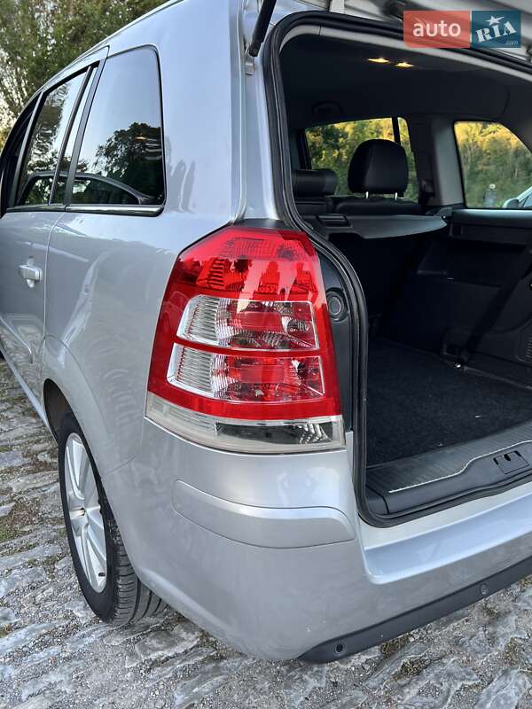 Мінівен Opel Zafira 2008 в Кам'янець-Подільському