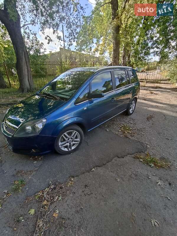 Минивэн Opel Zafira 2007 в Краснограде