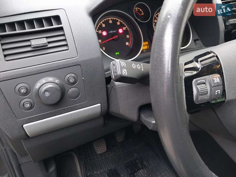 Мінівен Opel Zafira 2011 в Ходореві