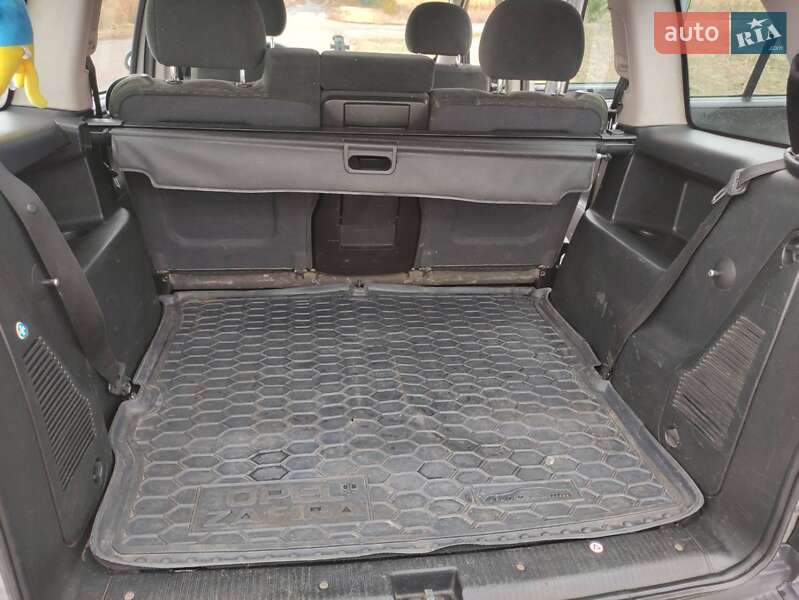 Минивэн Opel Zafira 2003 в Пирятине