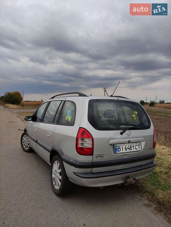 Минивэн Opel Zafira 2003 в Пирятине