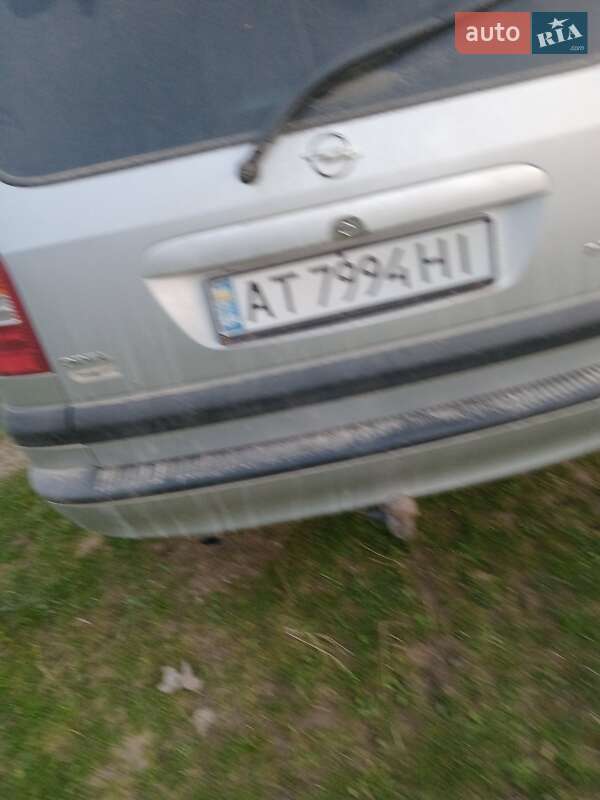 Минивэн Opel Zafira 2001 в Ивано-Франковске