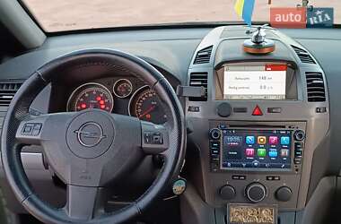 Минивэн Opel Zafira 2006 в 