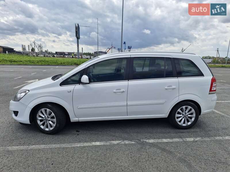 Opel Zafira 2014