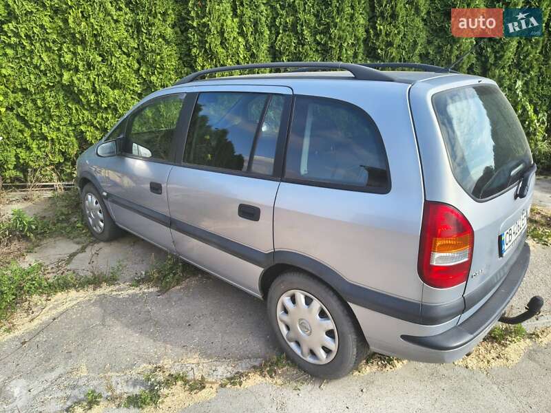 Минивэн Opel Zafira 2001 в 