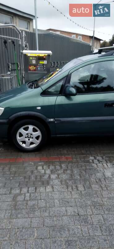 Минивэн Opel Zafira 2001 в Каменец-Подольском