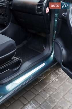Минивэн Opel Zafira 2001 в 