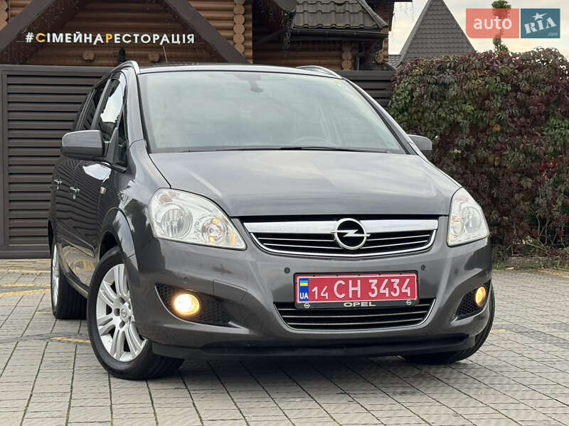 Минивэн Opel Zafira 2010 в 