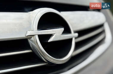 Минивэн Opel Zafira 2010 в 