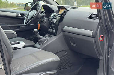 Минивэн Opel Zafira 2010 в 