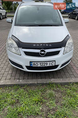 Минивэн Opel Zafira 2006 в Виноградове