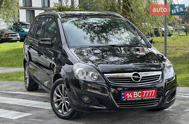 Минивэн Opel Zafira 2011 в 