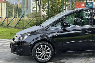 Минивэн Opel Zafira 2011 в 
