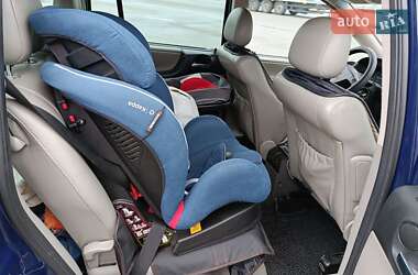 Минивэн Opel Zafira 2002 в 