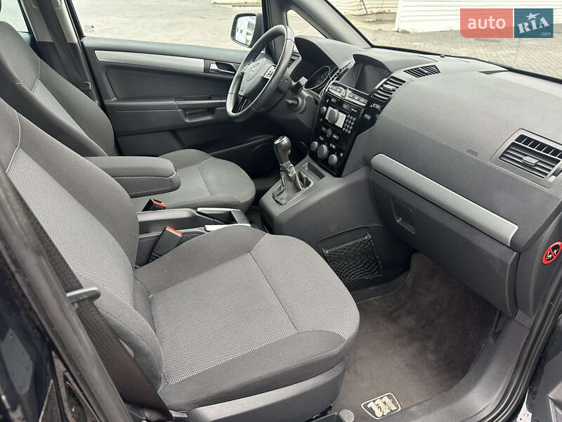 Минивэн Opel Zafira 2010 в Одессе