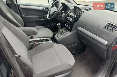 Минивэн Opel Zafira 2010 в 