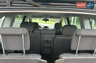 Минивэн Opel Zafira 2010 в 