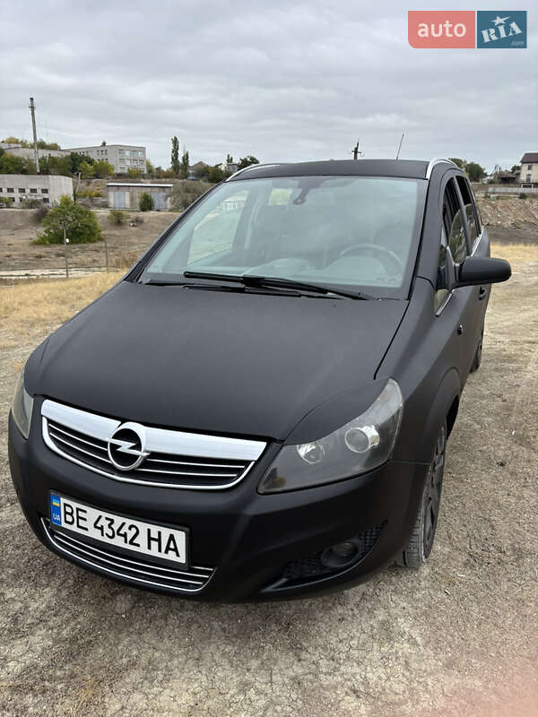 Минивэн Opel Zafira 2008 в Николаеве