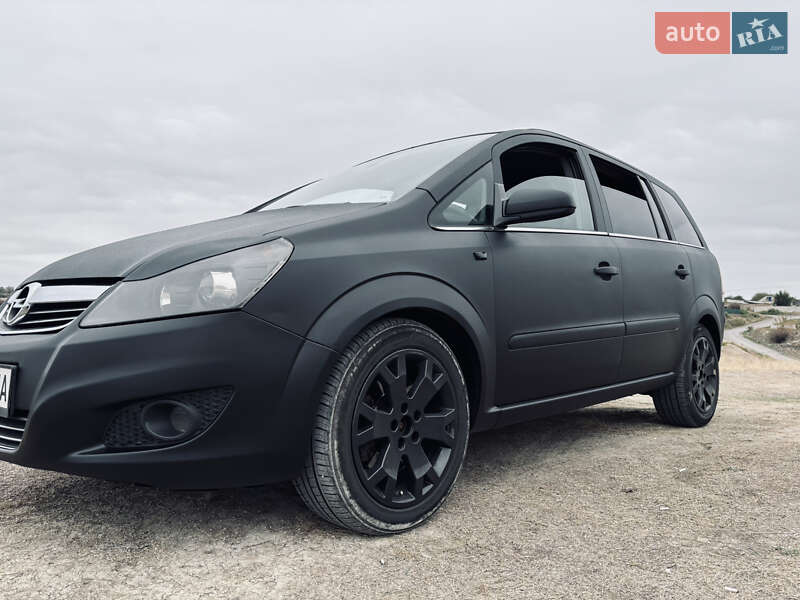 Минивэн Opel Zafira 2008 в Николаеве