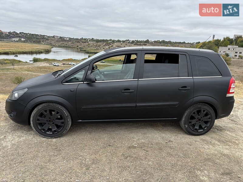 Минивэн Opel Zafira 2008 в Николаеве