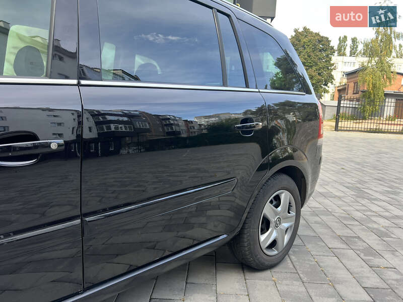 Минивэн Opel Zafira 2008 в Ахтырке фото 5 Минивэн Opel Zafira 2008 в Ахтырке