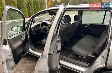 Минивэн Opel Zafira 2003 в 