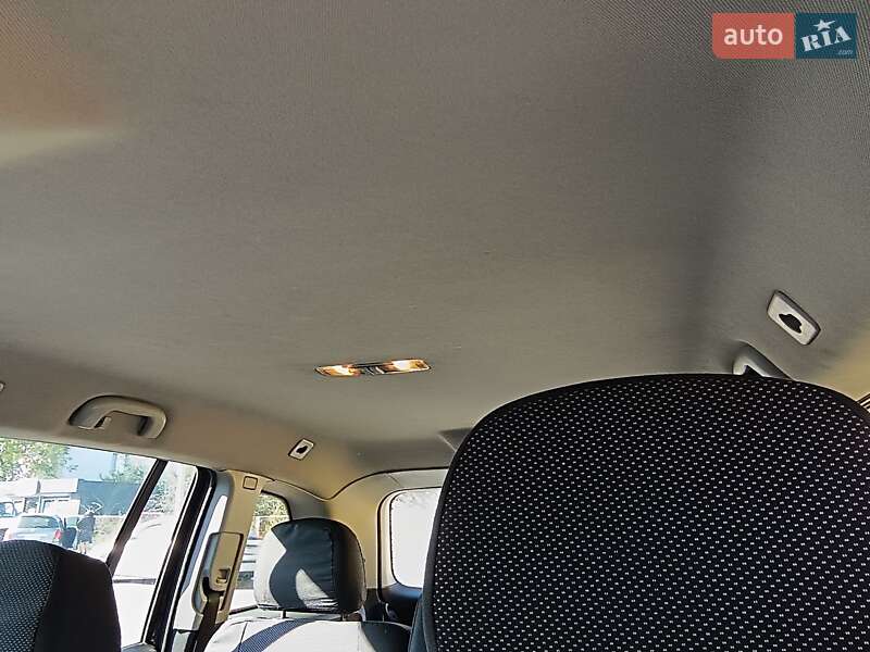 Мінівен Opel Zafira 2005 в Кам'янському фото 6 Мінівен Opel Zafira 2005 в Кам'янському