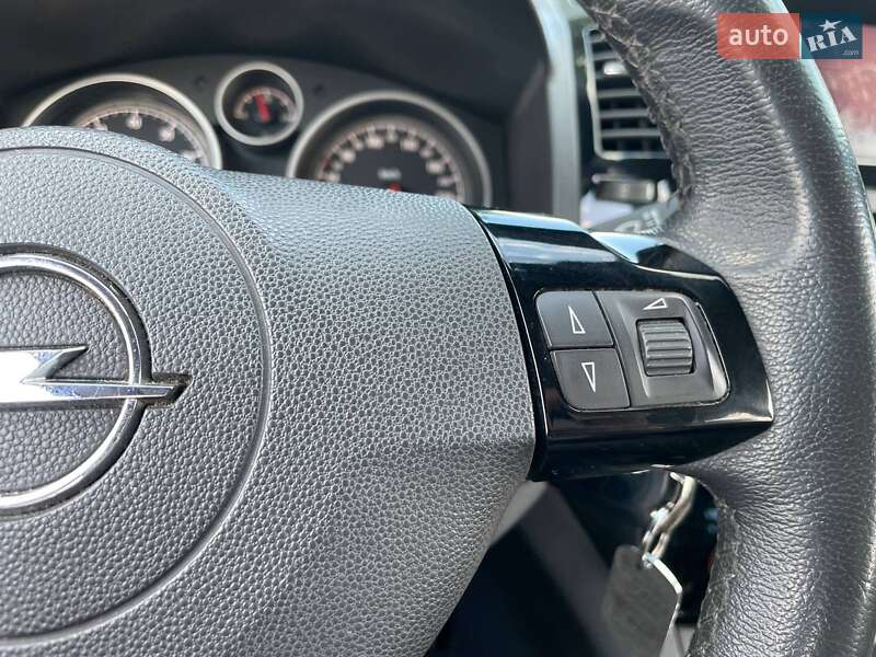 Минивэн Opel Zafira 2011 в Киеве фото 23 Минивэн Opel Zafira 2011 в Киеве