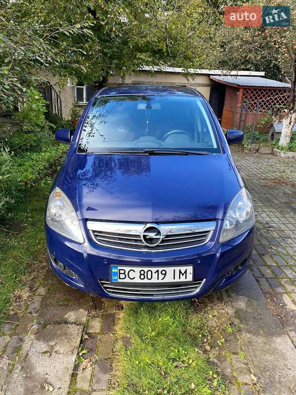Минивэн Opel Zafira 2010 в Рудки