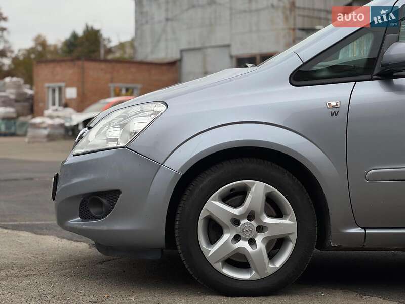 Минивэн Opel Zafira 2008 в Киеве фото 3 Минивэн Opel Zafira 2008 в Киеве