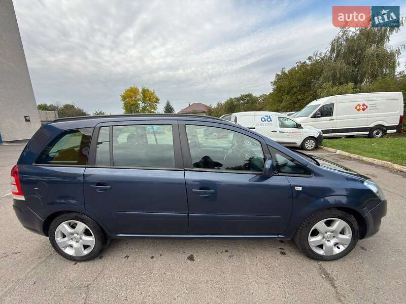 Минивэн Opel Zafira 2012 в Ровно