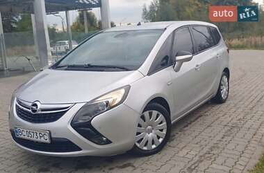 Мікровен Opel Zafira 2015 в Стрию