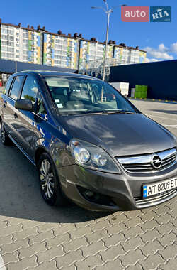Минивэн Opel Zafira 2011 в Ивано-Франковске