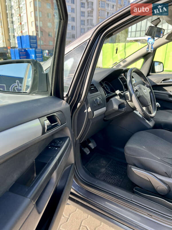 Минивэн Opel Zafira 2011 в Ивано-Франковске