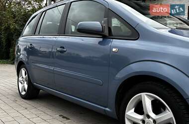 Минивэн Opel Zafira 2008 в 