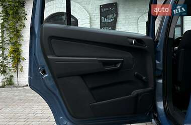 Минивэн Opel Zafira 2008 в 
