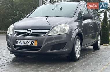 Минивэн Opel Zafira 2010 в Тернополе
