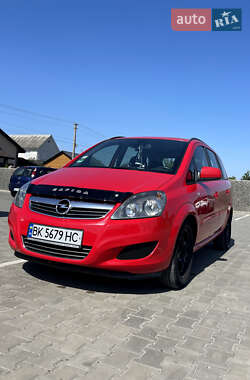 Мінівен Opel Zafira 2012 в Вараші