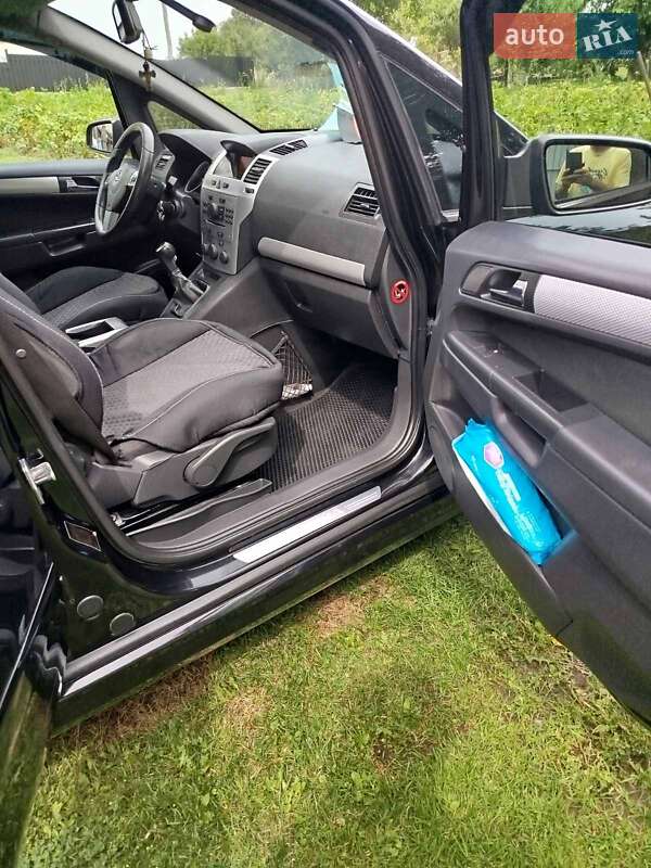Минивэн Opel Zafira 2009 в Львове