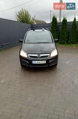 Минивэн Opel Zafira 2006 в Городке