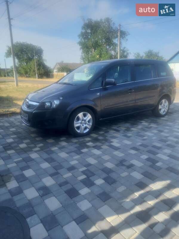 Минивэн Opel Zafira 2011 в 
