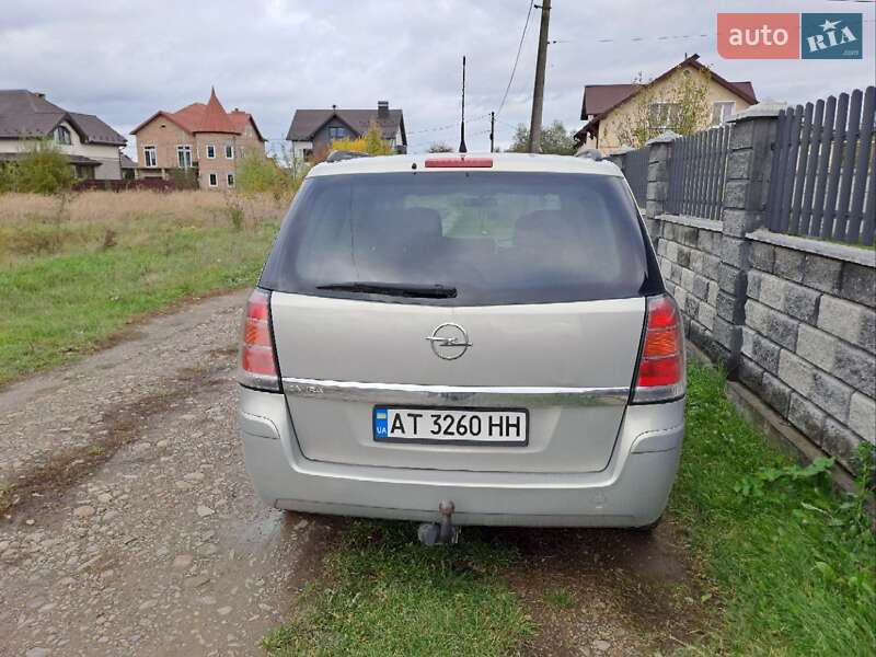 Минивэн Opel Zafira 2006 в Ивано-Франковске