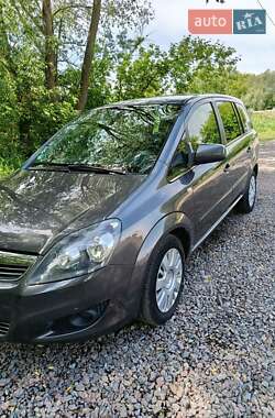 Минивэн Opel Zafira 2011 в Пирятине