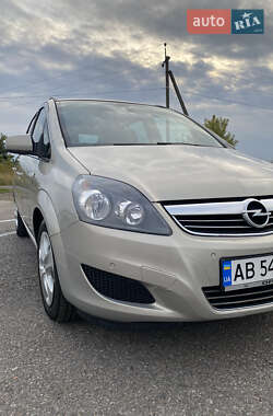 Минивэн Opel Zafira 2010 в Виннице