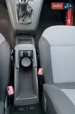 Минивэн Opel Zafira 2010 в 